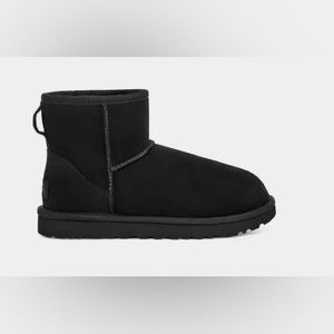 Ugg Classic Mini II Boots Black Womans 6 1016222